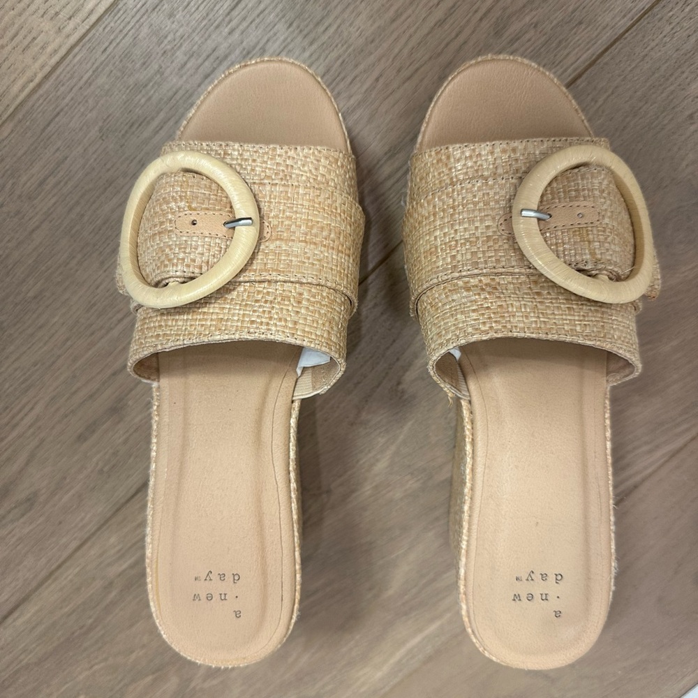 Tan Rattan Wedge Tan color